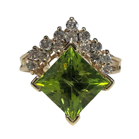14k Gold Peridot & Diamond Ring