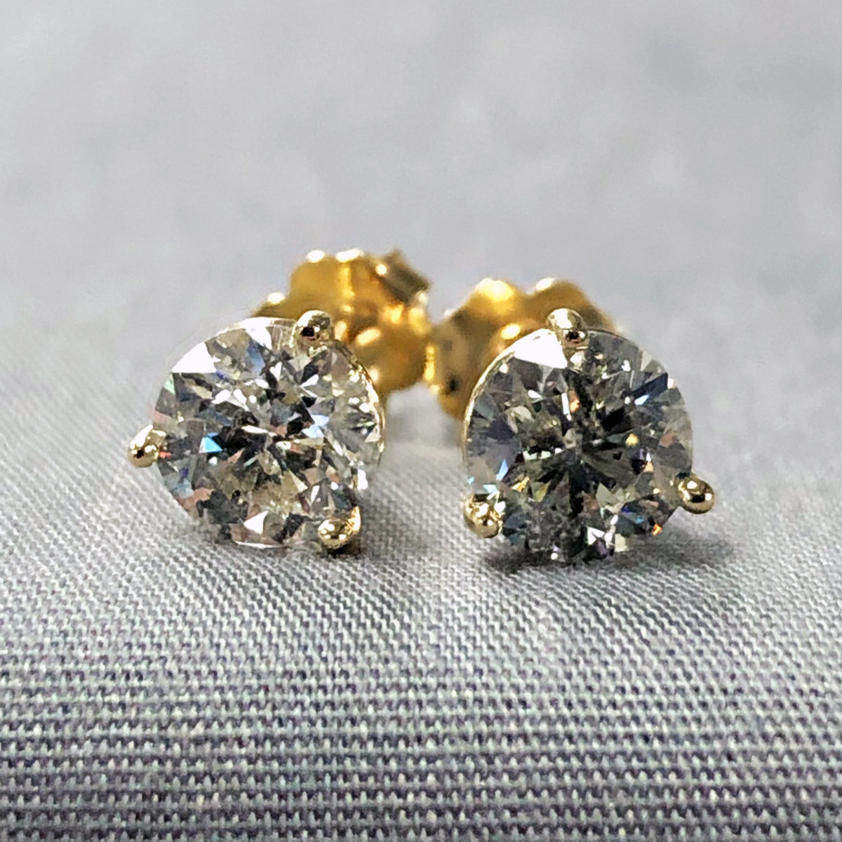 14 k Gold Diamond Earrings (2.05 Carat)