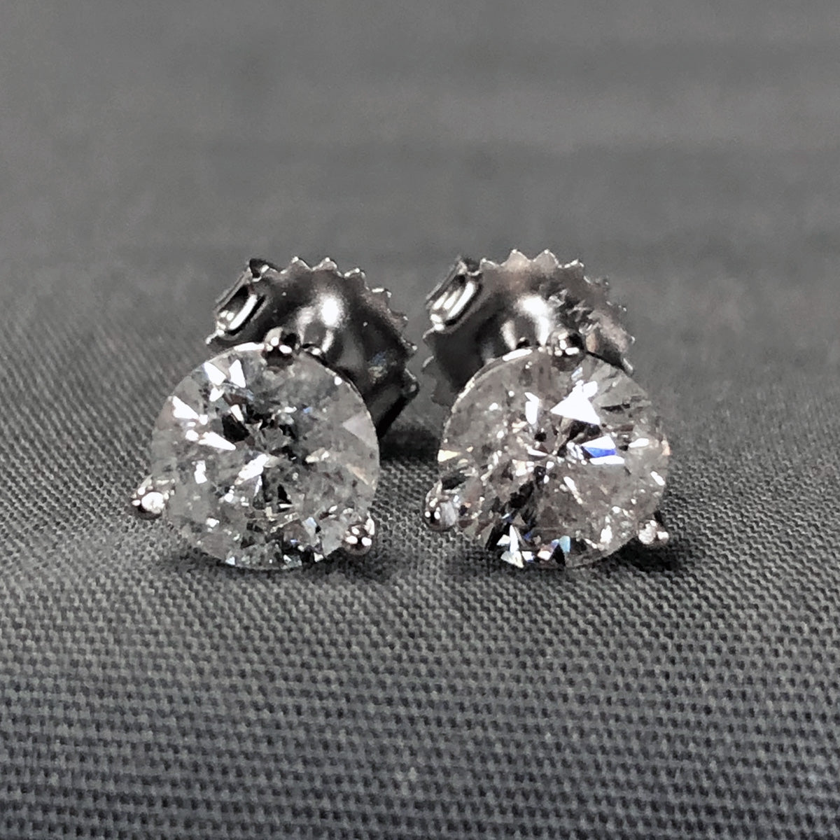 14k White Gold Diamond Stud Earrings (2.06 Carat)