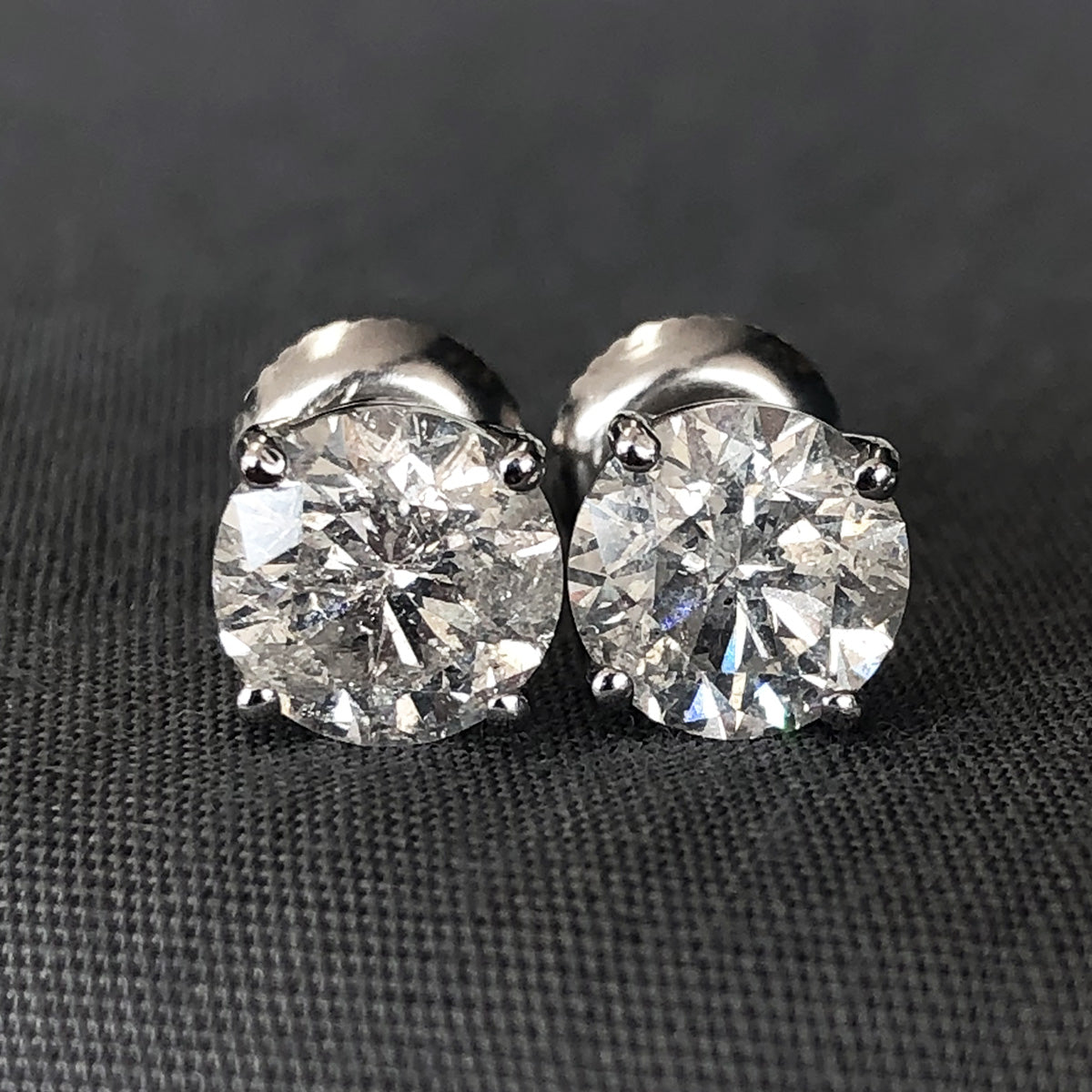 White Gold Diamond Stud Earrings (2.62 Carat)