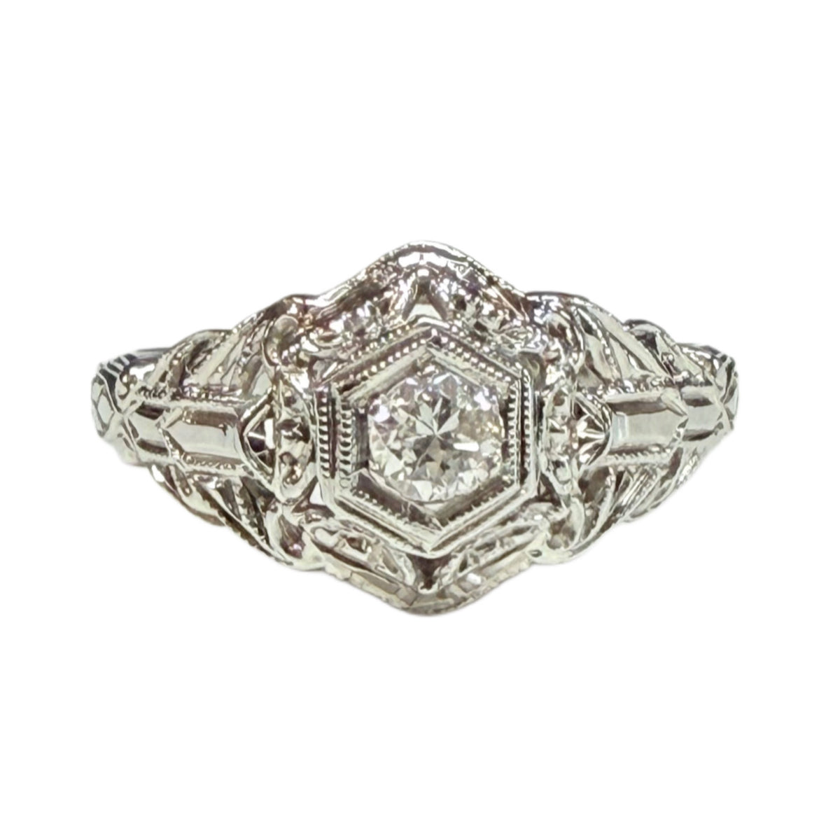18k White Gold Art Deco Diamond Ring