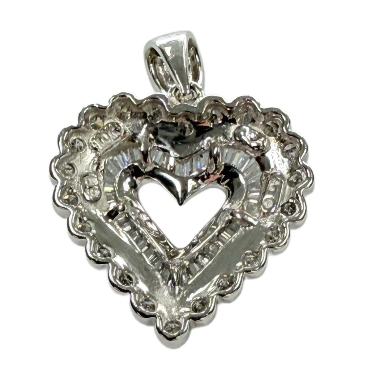 10k White Gold Diamond Heart Pendant