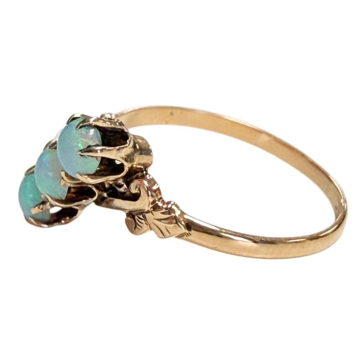 Vintage 9k Yellow Gold Opal Ring