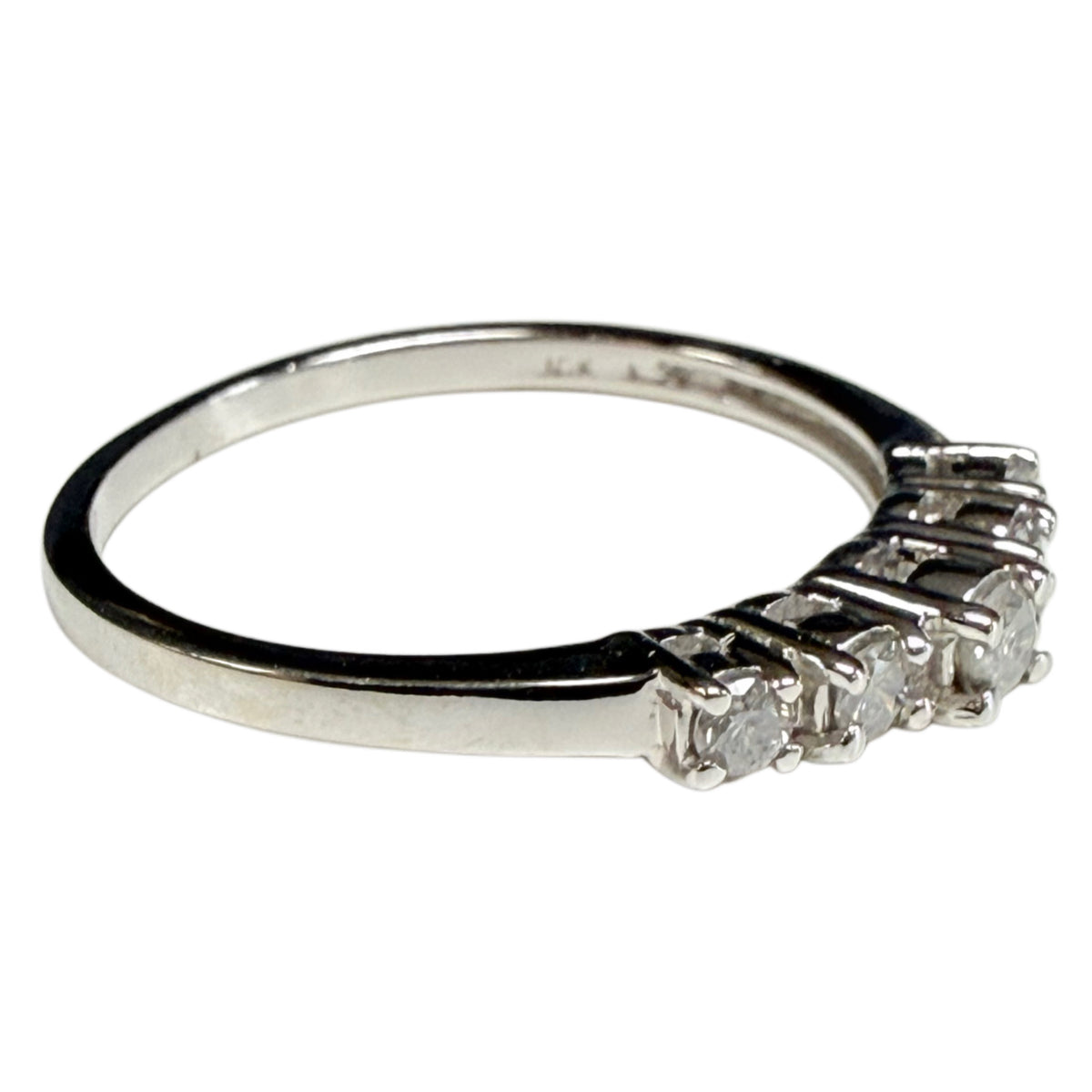 10k White Gold Diamond Ring