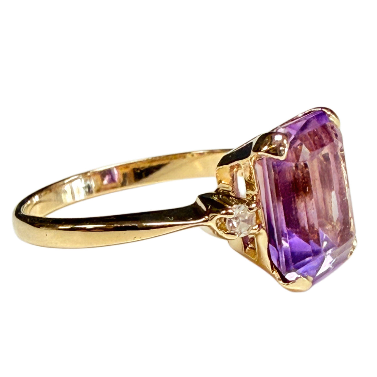 14k Yellow Gold Amethyst & Diamond Ring