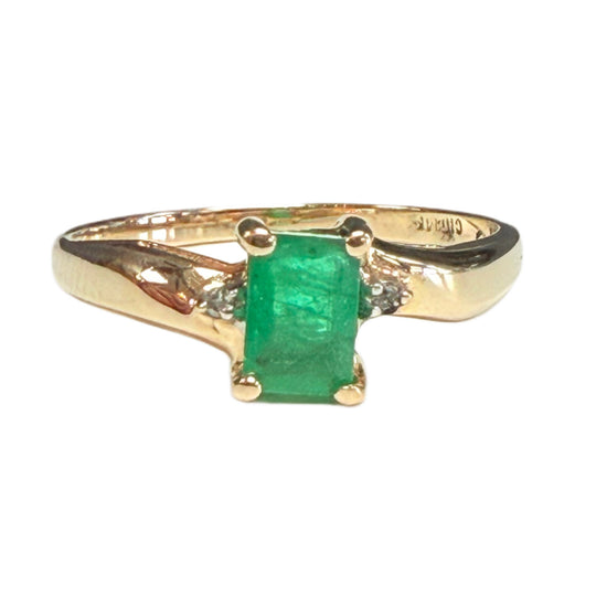14k Emerald & Diamond Ring