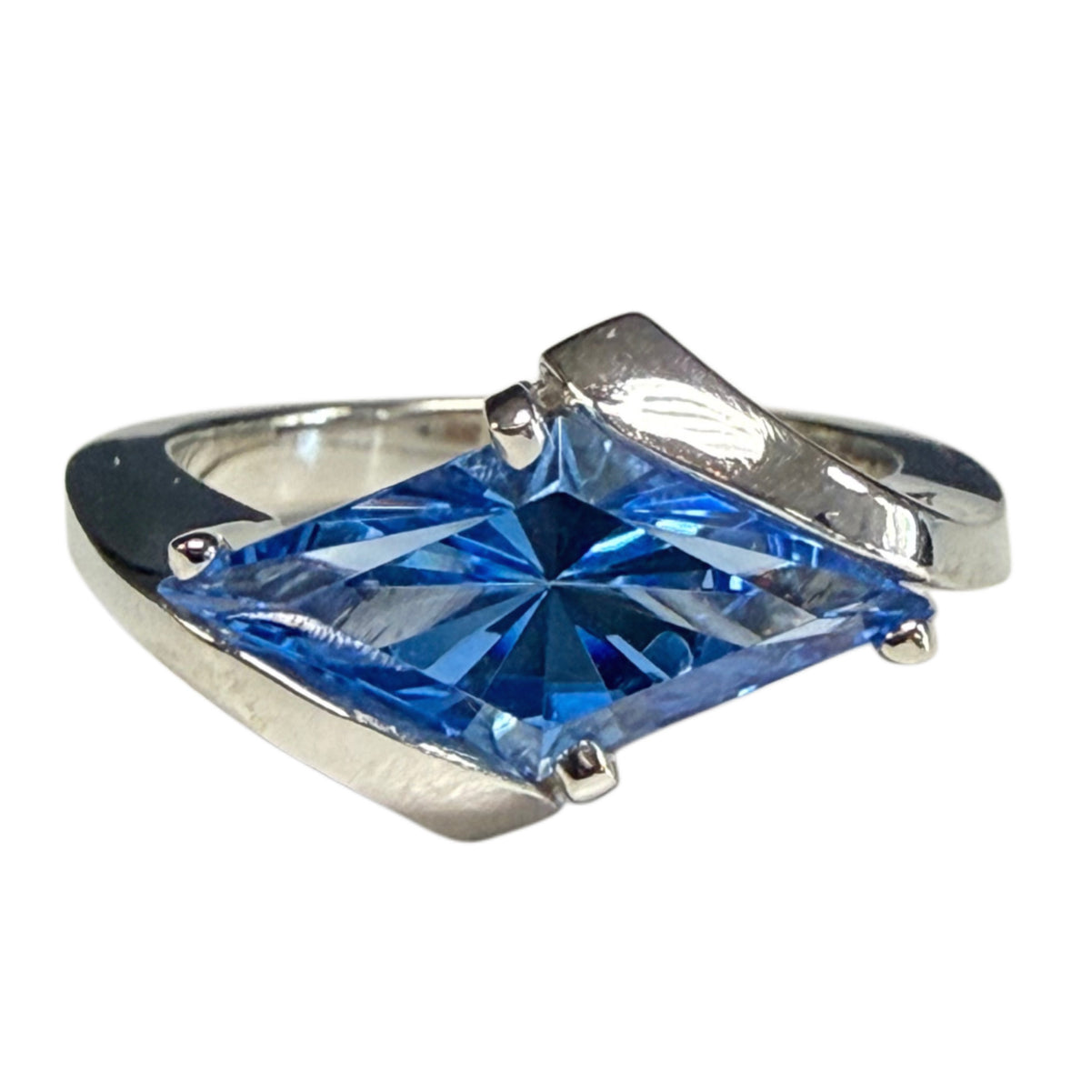 14k White Gold Blue Topaz Ring