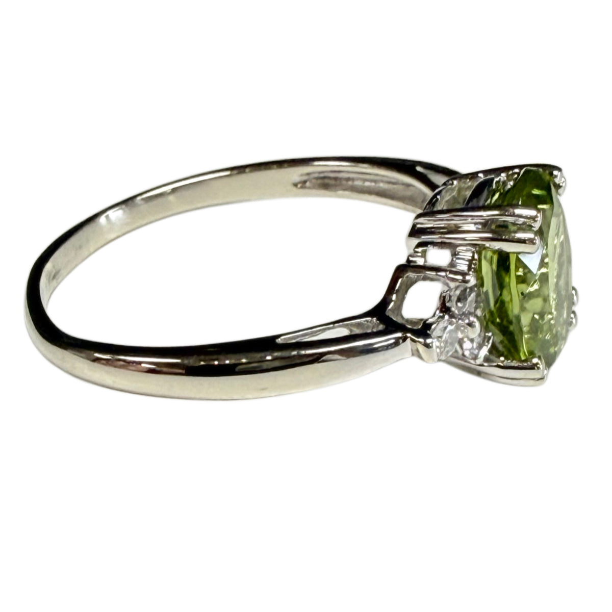 14k White Gold Peridot & Diamond Ring