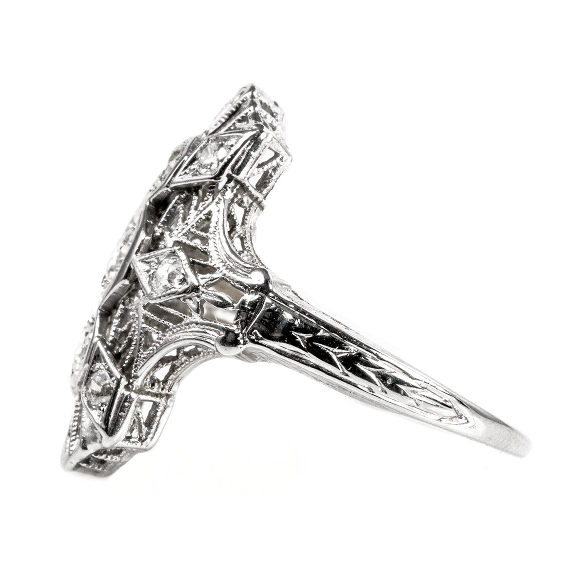 18k White Gold Art Deco Filigree Diamond Ring