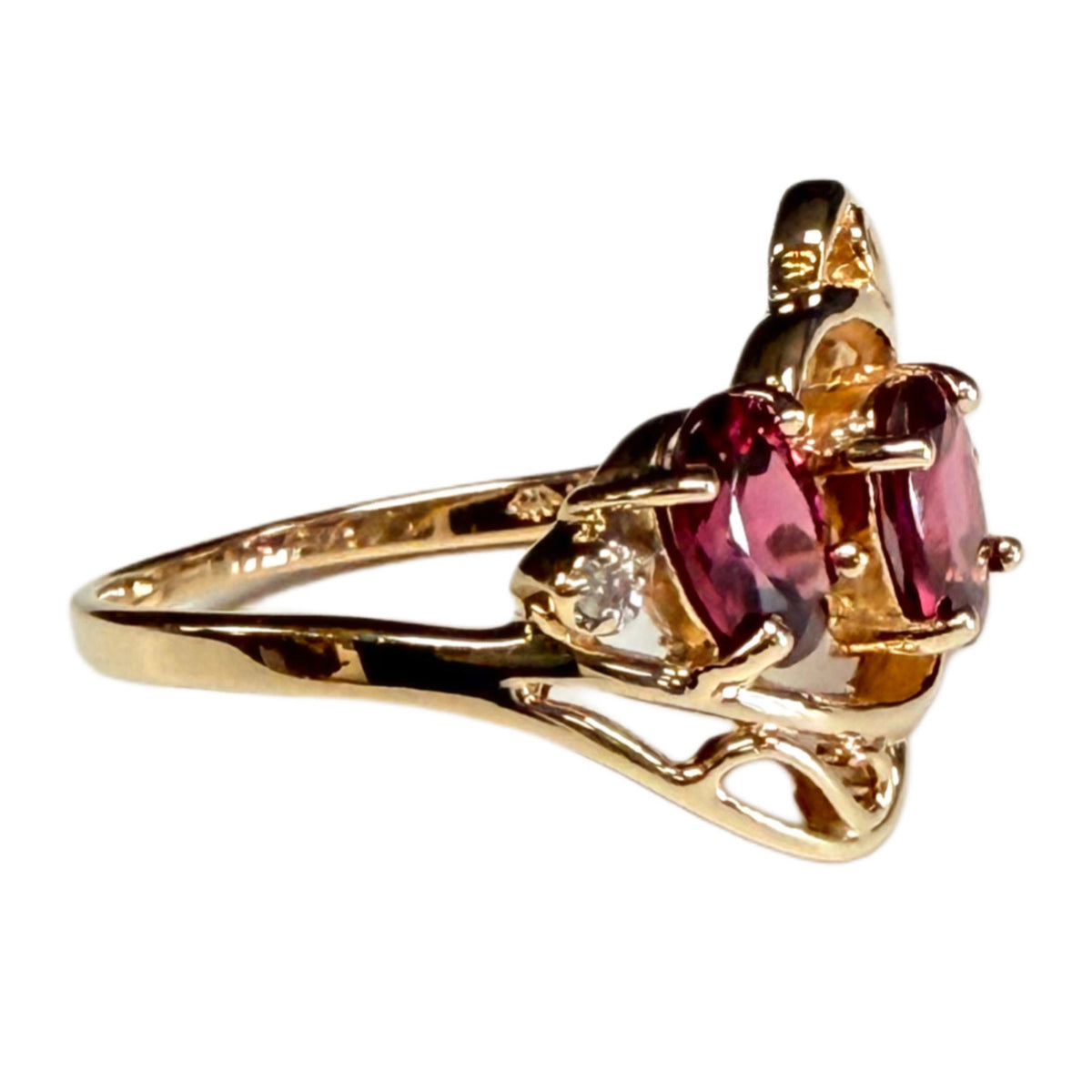 14k Gold & Garnet Ring