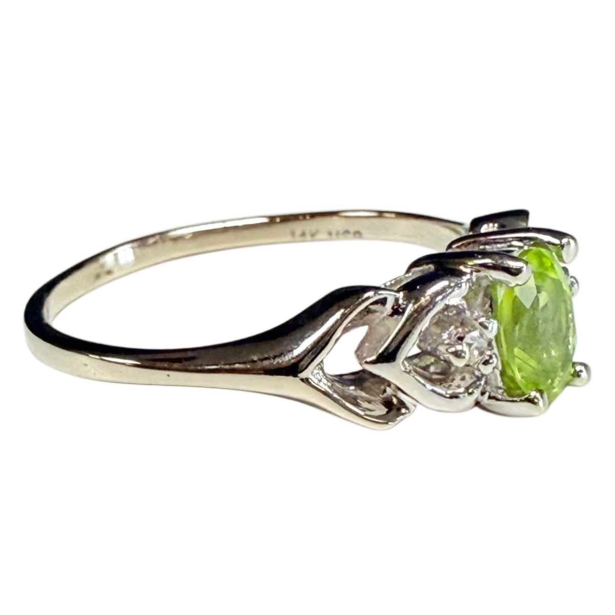 14k White Gold Peridot & Diamond Ring