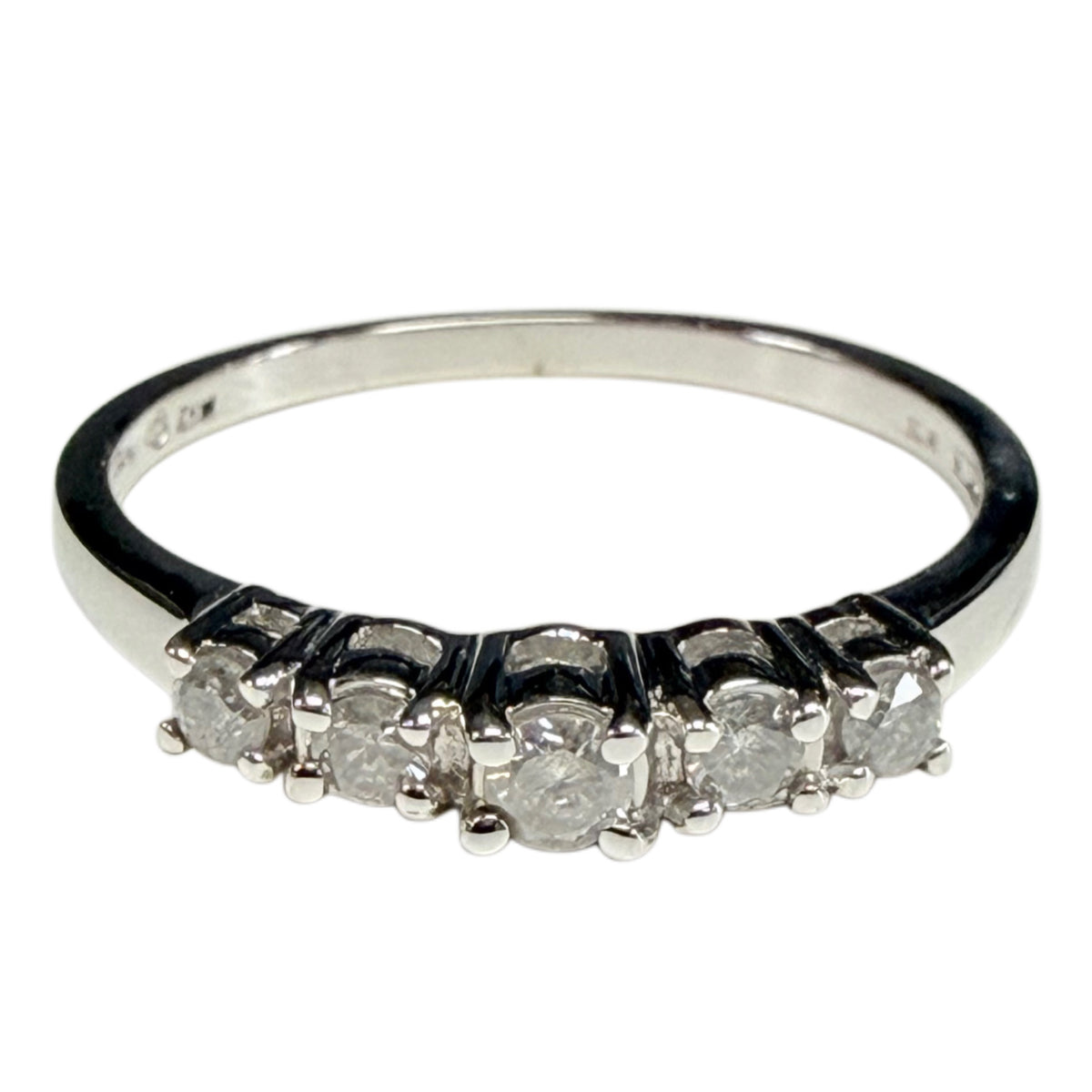 10k White Gold Diamond Ring