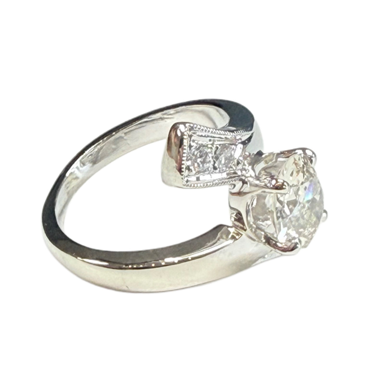 14k White Gold & Diamond Ring