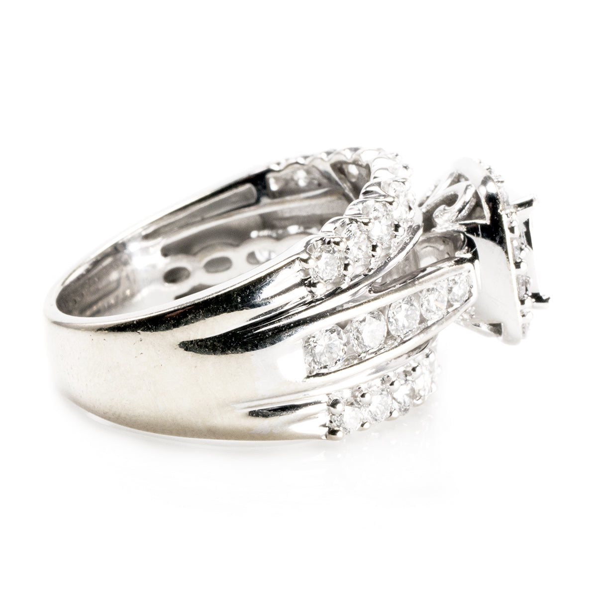 14 k White Gold Princessa Diamond Ring