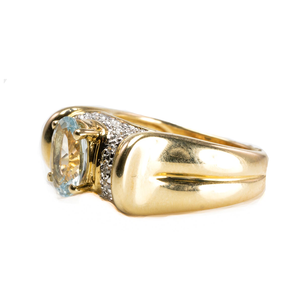Great Lakes Boutique 10 k Yellow Gold Aqua Marine and Diamond Ring