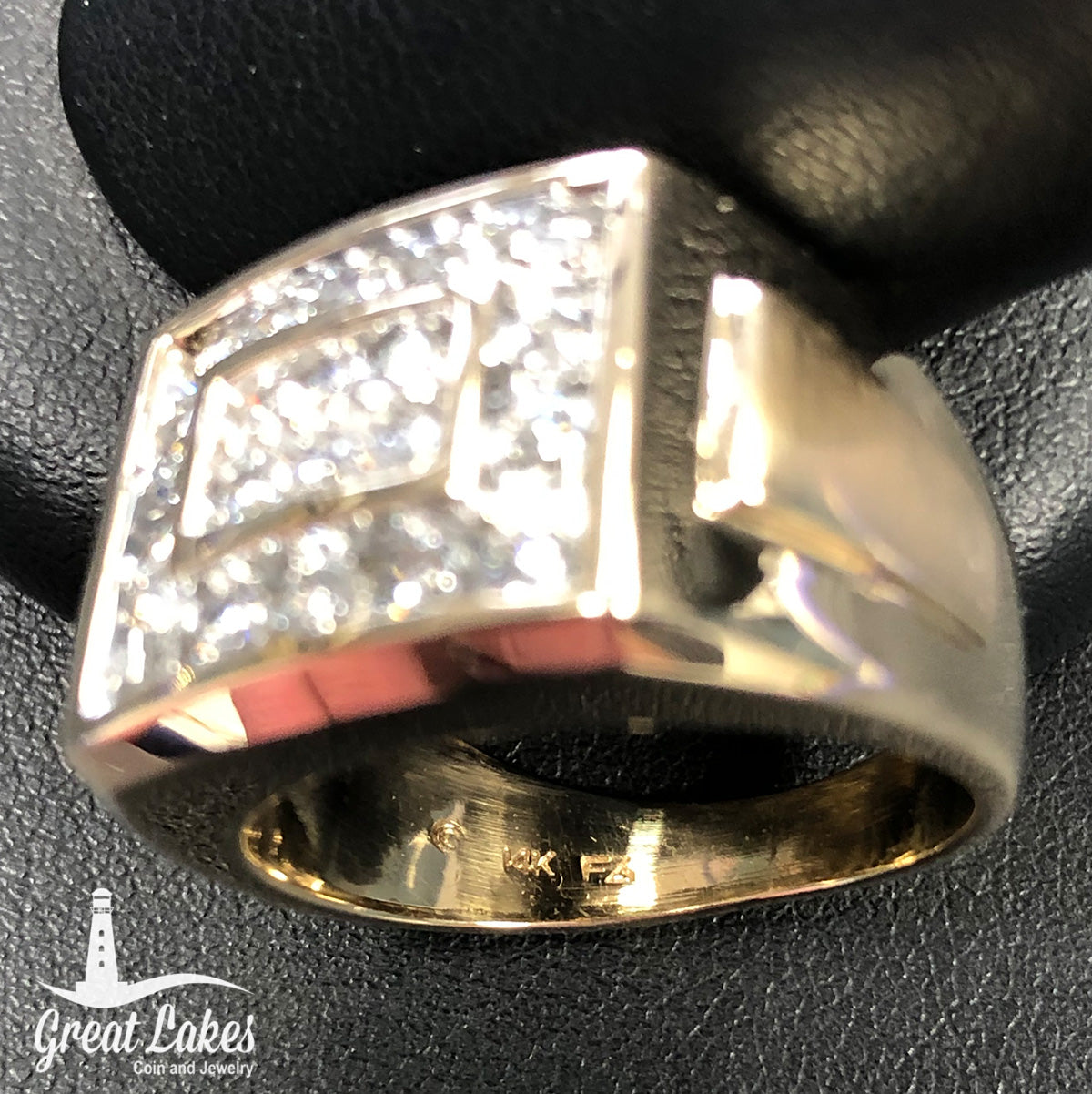 Men&#39;s 14 k Yellow Gold Diamond Ring