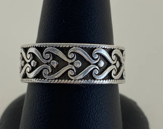 Celtic Heart Pattern Sterling Band